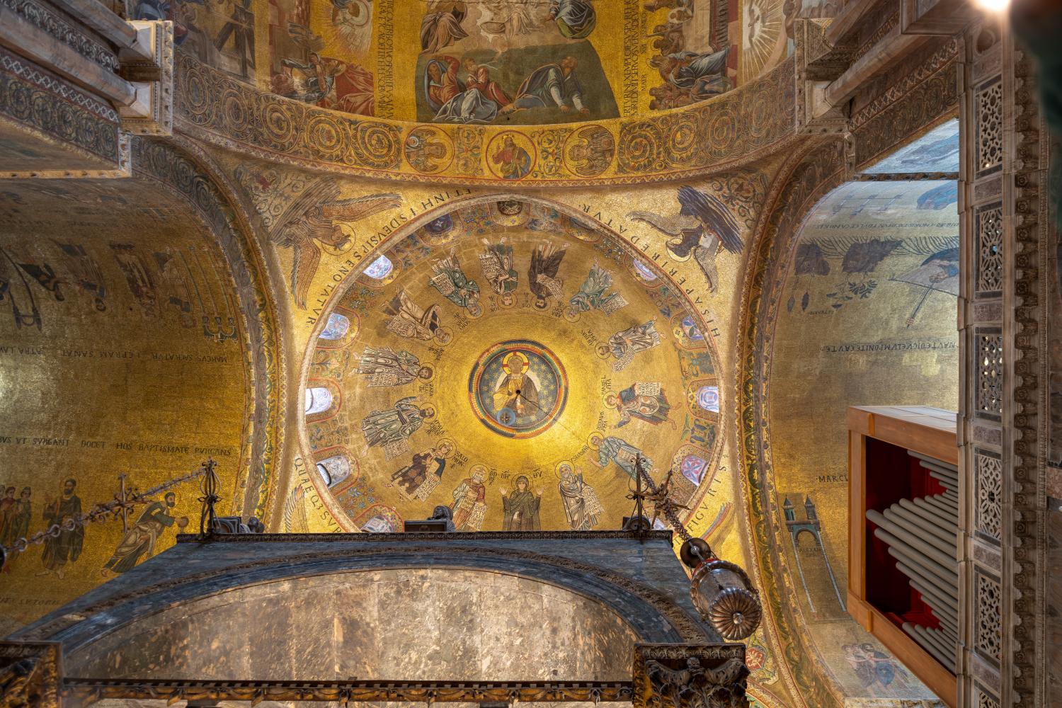 photo of the dome of San Marco